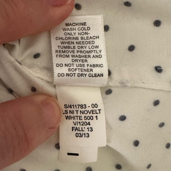 Banana Republic Non-Iron Tailored Fit Polka Dot Button Up Blouse Women’s size 4 - Picture 7 of 9